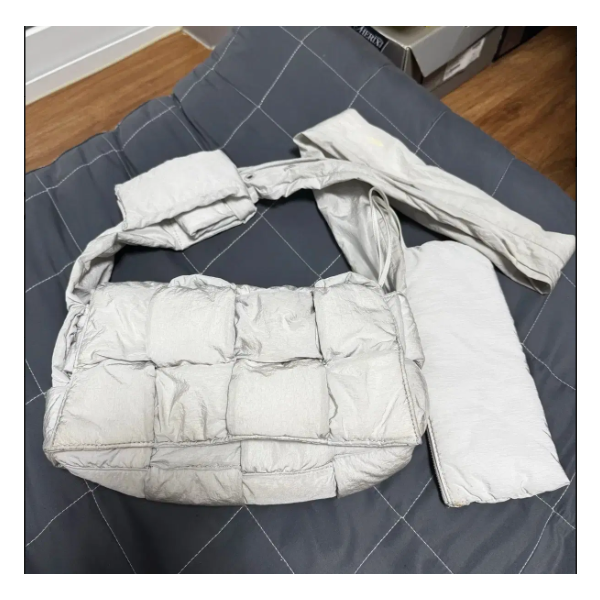 보테가베네타 패딩 카세트백