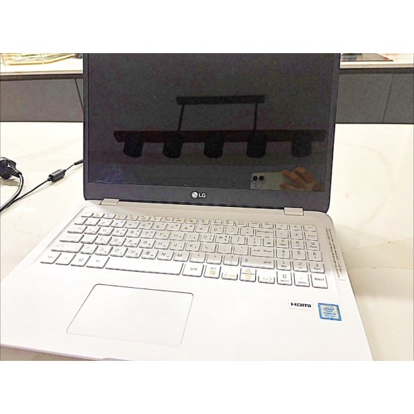 LG 울트라PC 15U590-GR5MK 화이트