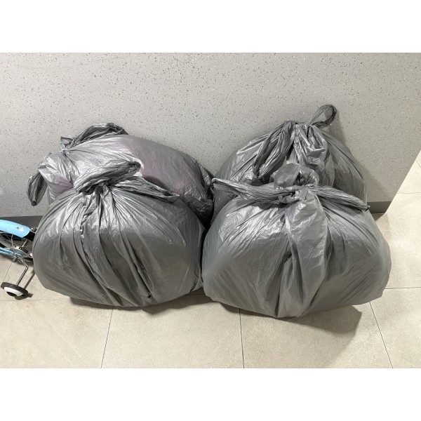 중고타이어 넥센 윈터타이어 235/45/18 판매합니다. 테슬라 모델3 RWD