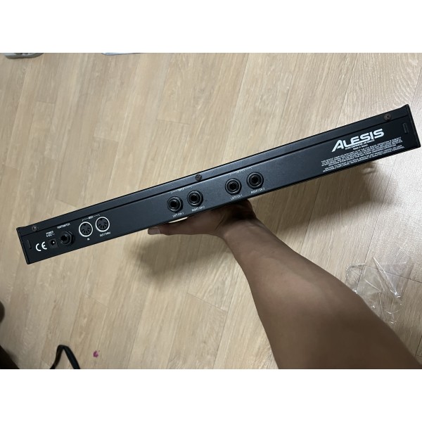 Alesis midiverb4